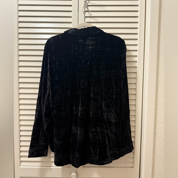Torrid Madison Velvet Burnout Button Up Shirt - Picture 5 of 8